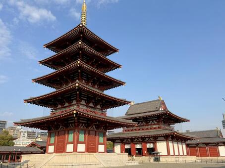 四天王寺 四天王寺,五重塔,寺院の写真素材