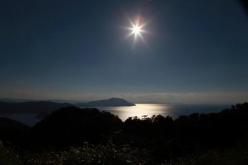 太陽に輝く水面 02 201109 太陽に輝く水面 02 201109の写真