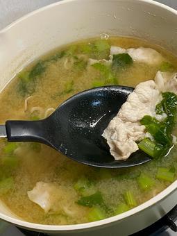 大根の葉を入れた味噌汁 大根の葉,人物なし,食育の写真素材