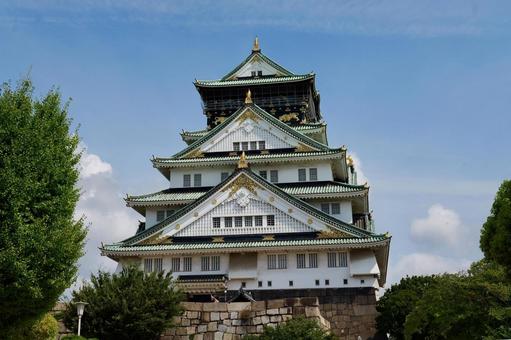 大阪城公園から見た天守閣 大阪城公園から見た天守閣 天守閣,大阪城,大阪の写真素材