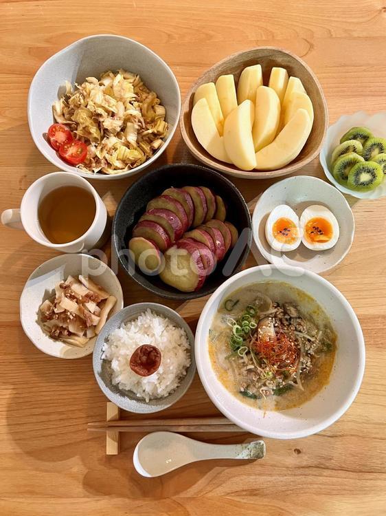 食べる坦々白菜スープ定食 食事,夕食,自炊の写真素材