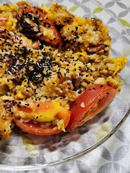 トマトと納豆の炒飯3 トマトと納豆の炒飯3 チャーハン,トマト,ごましおの写真素材