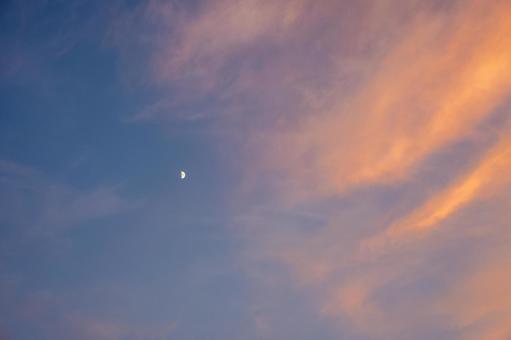夏の夕暮れ空 夏の夕暮れ空の写真