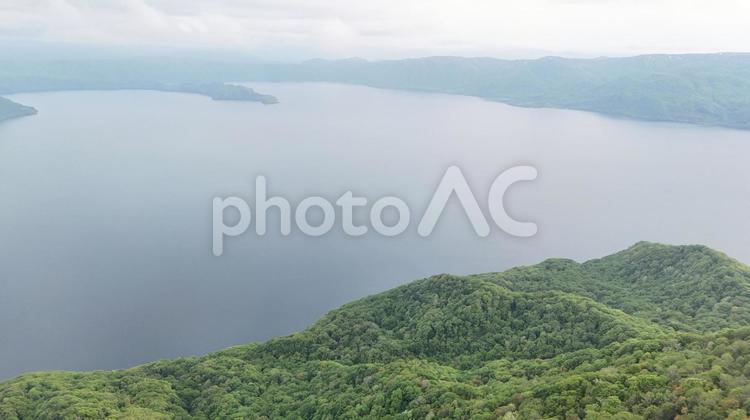 十和田湖畔　春　御鼻部山展望台④ 湖,山,自然の写真素材