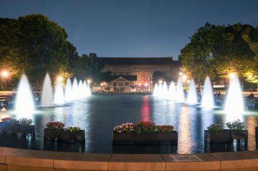 上野恩賜公園の噴水広場ライトアップ 上野恩賜公園,上野,噴水の写真素材