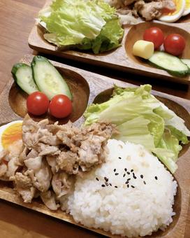 豚の生姜焼きプレート 豚の生姜焼きプレート 豚肉,生姜焼き,焼肉の写真素材