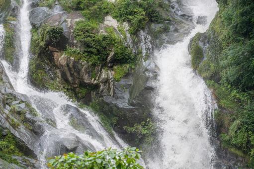 佐賀-【見返りの滝とあじさい】 佐賀,唐津市,見返りの滝の写真素材