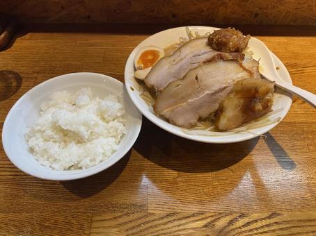 二郎系ラーメン ライス付き 二郎系ラーメン ライス付きの写真