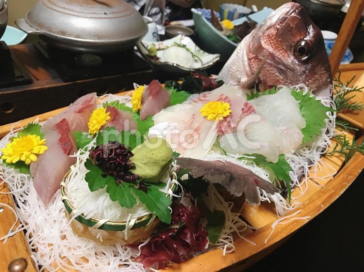 旅館の夕飯で食べる刺し盛り 刺身,旅館,宴会の写真素材