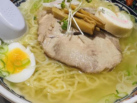 塩ラーメン 塩ラーメンの写真