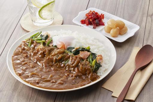 カレーライス ほうれん草と玉子トッピング カレーライス ほうれん草と玉子トッピング カレーライス,ほうれん草,トッピングの写真素材