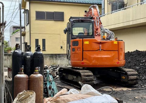 家屋の解体作業現場 17 解体現場,取り壊し,ショベルカーの写真素材