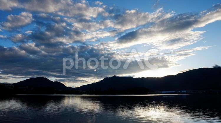 夕暮れ 湖のサンセット 富士山,湖,山中湖の写真素材