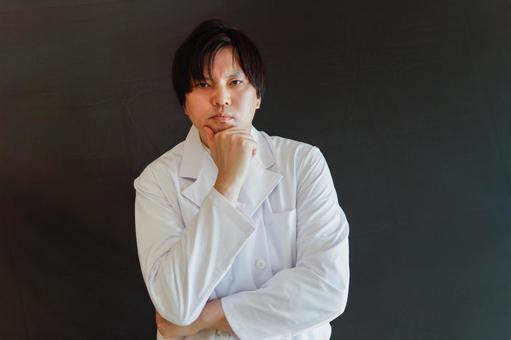 白衣の医師の思案 白衣の医師の思案 医師,白衣,男性の写真素材
