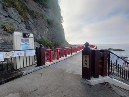 江ノ島岩屋橋と海岸 江ノ島岩屋橋と海岸 江ノ島,海,海岸の写真素材