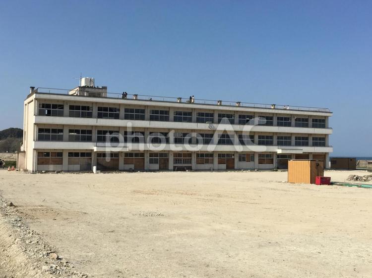 旧豊間中学校全景 震災廃校 いわき市,福島県,豊間中学校の写真素材