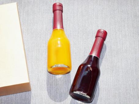 瓶入りフルーツ飲料 瓶入りフルーツ飲料 飲み物,ジュース,ドリンクの写真素材