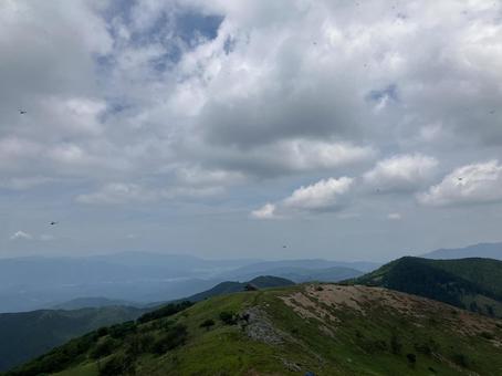 霊仙山　避難小屋が見える 避難小屋,霊仙山,登山の写真素材