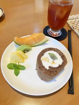 カフェのケーキセット縦 カフェのケーキセット縦 カフェ,喫茶店,ケーキセットの写真素材
