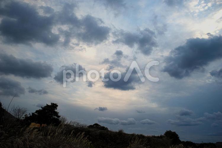 ＜五島の風景＞夜明け前の空 風景,空,ブルーの写真素材
