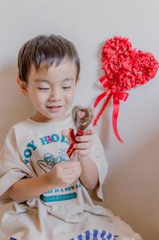 ハートだ~ 3歳,男の子,幼児の写真素材
