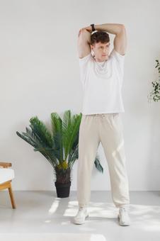 ストレッチをしている男性 男性,外国人,欧米人の写真素材