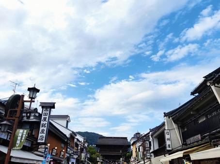 歴史ある街並み 歴史ある街並み 街並み,建物,店舗の写真素材