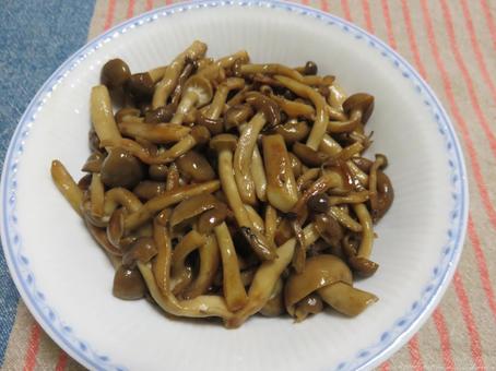 シメジ炒め シメジ炒め しめじ,シメジ炒め,炒め物の写真素材
