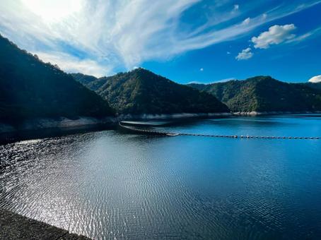 ダムの貯水池 貯水池,ダム,湖の写真素材