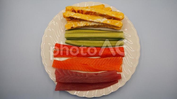 恵方巻き・具材４種・家庭料理 恵方巻き,家庭料理,サーモンの写真素材