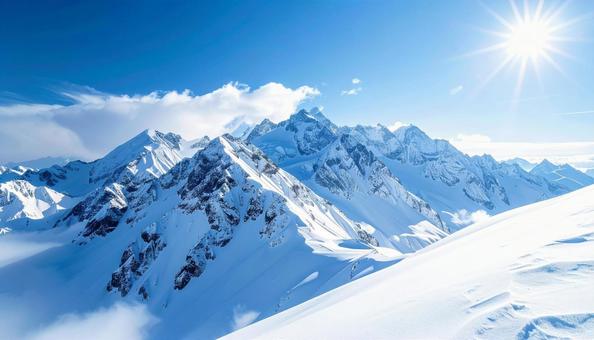 青空に輝く雪山の峰 青空に輝く雪山の峰の写真