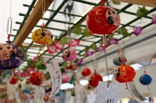 達磨風鈴(川崎大師風鈴市) 達磨風鈴(川崎大師風鈴市) 風鈴,達磨,縁起物の写真素材