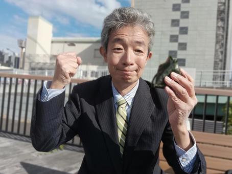 昼食中のシニア男性サラリーマン シニア,シニア男性,シニアサラリーマンの写真素材