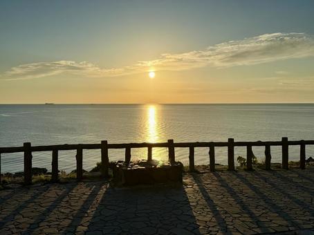 The Sea of Japan and cliffs seen from Tojinbo in Fukui Prefecture in the evening, JPG