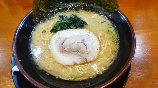 出来たてでとても美味しい、家系ラーメン 出来たてでとても美味しい、家系ラーメンの写真