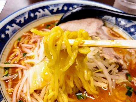辛味噌ラーメンいただきます 辛味噌ラーメンいただきます ラーメン,辛味噌,辛味噌ラーメンの写真素材