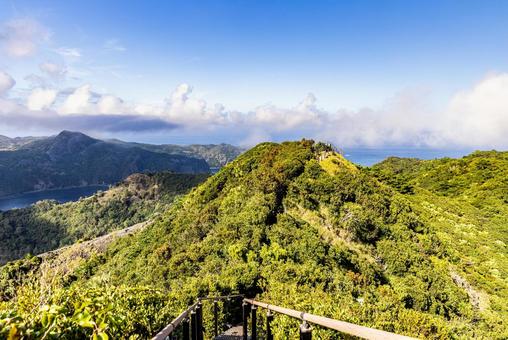 小笠原諸島・父島 旭山山頂から望む絶景 小笠原諸島・父島 旭山山頂から望む絶景の写真