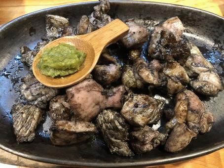 地鶏の炭火焼き 地鶏の炭火焼き 地鶏の炭火焼き,鳥料理,料理の写真素材
