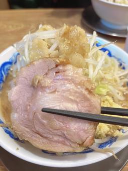 チャーシュー二郎系ラーメン チャーシュー二郎系ラーメン 二郎系ラーメン,次郎系ラーメン,野菜ラーメンの写真素材