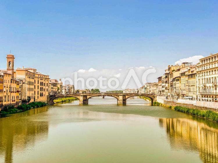 ヴェッキオ橋からの景色　フェイレンツェ イタリア,ヨーロッパ,フィレンツェの写真素材