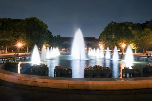 上野恩賜公園の噴水広場ライトアップ 上野恩賜公園,上野,噴水の写真素材