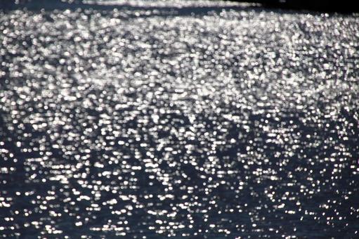 海のキラキラの玉ボケ小さめ 海のキラキラの玉ボケ小さめの写真