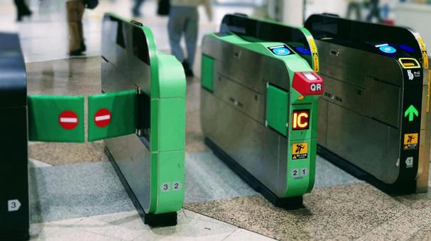 JR東日本の自動改札機 鉄道素材 JR東日本の自動改札機 鉄道素材 jr,改札,入口の写真素材