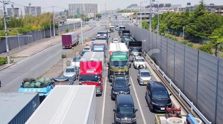 首都高湾岸道路上から（渋滞しています） 高速道路,渋滞,片側の写真素材