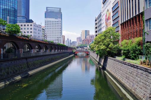 秋葉原2025夏　万世橋にて 秋葉原,炎天下,万世橋の写真素材