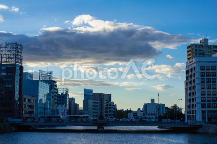 中州風景 夕焼け,夕暮れ,街並みの写真素材