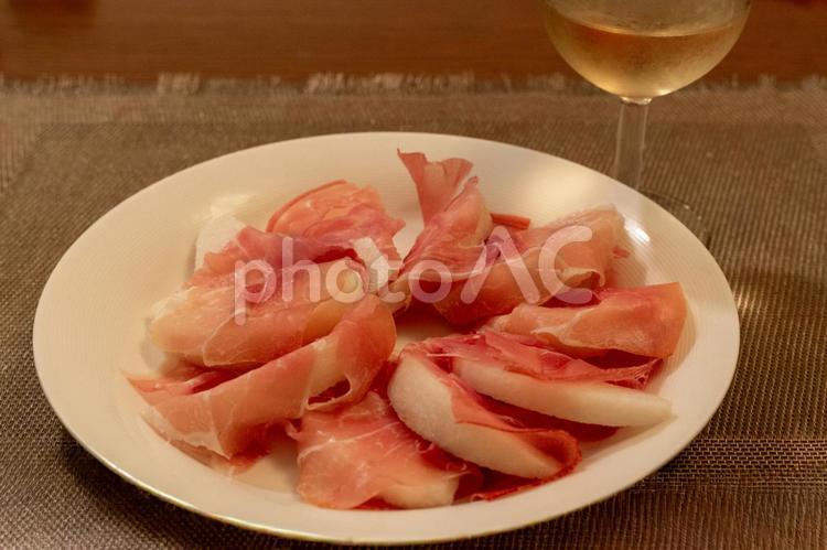 新高梨のハモンセラーノ巻で一杯 梨,新高梨,前菜の写真素材