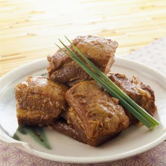 箸で崩れるほど柔らかい豚の角煮 豚の角煮,角煮,豚肉の写真素材