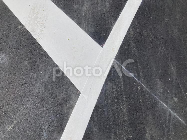 真新しい白線と道路 真新しい,白線,道路の写真素材