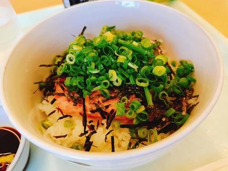 ねぎとろ丼 ねぎとろ丼,ごはん,ねぎの写真素材